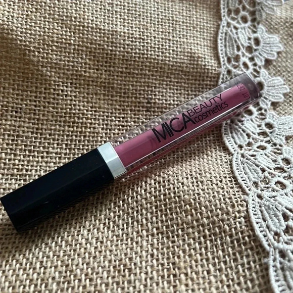 Mica Beauty Cosmetics Marvelous‎ Matte Liquid Lip - Favorite - Picture 4 of 4